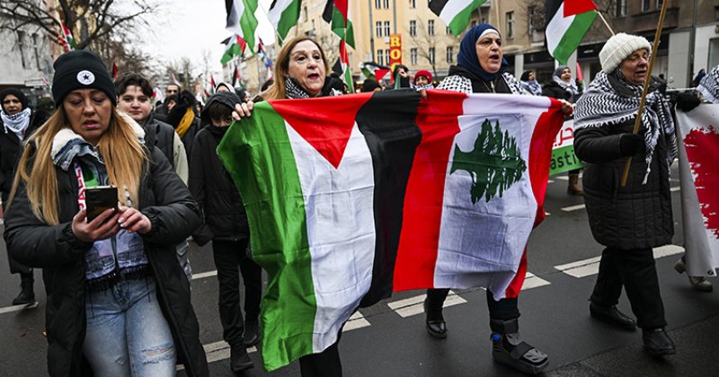 Berlin’de siyonist İsrail'in Gazze'ye saldırıları protesto edildi