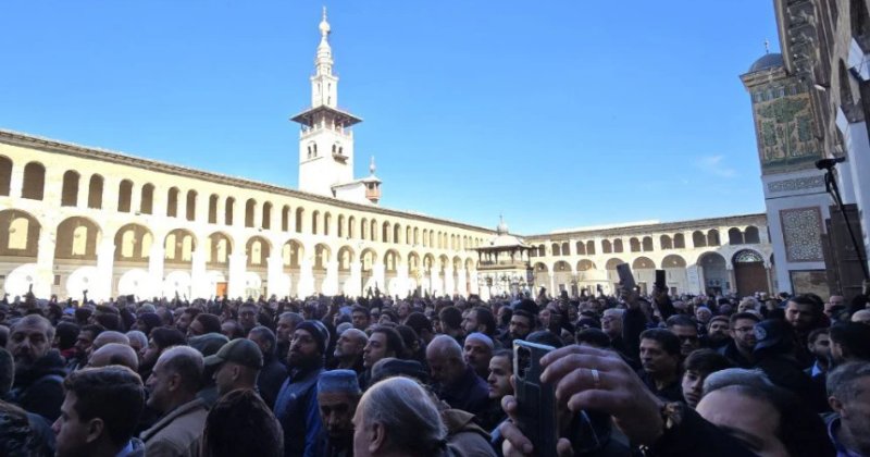 Suriyeli alim El Rifai için Emevi Camisi'nde cenaze töreni düzenlendi