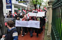 Müslüman Öğrencilerden Katliama Protesto