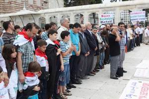 Suriyedeki Katliamlar Fatihte Protesto Edildi