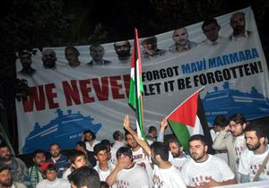 Maccabi Telavive Otel Önünde Protesto