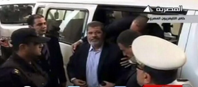 Muhammed Mursi Savunma İçin Vekalet Vermeyecek