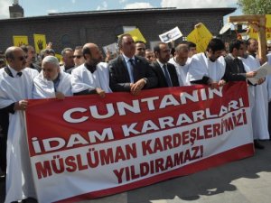 Diyarbakır'da İdam Kararları Protesto Edildi