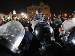 Mısır ve Ürdün'deki İsrail Protestolarına Polis Saldırdı