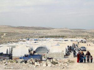 Rejim Güçleri Çadır Kente Füze Attı