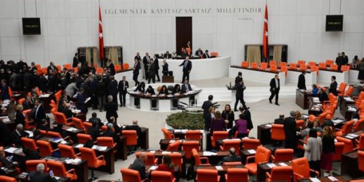 AK Parti 'Dokunulmazlık' İçin Harekete Geçti