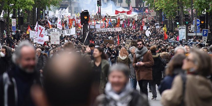 Fransa'da 68 Bin Kişi Yeni Çalışma Yasasını Protesto Etti