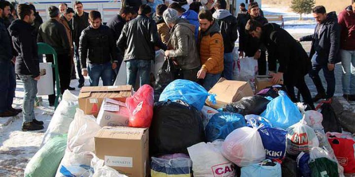 Öğrenciler Harçlıklarını Halepli Kardeşlerine Bağışladı