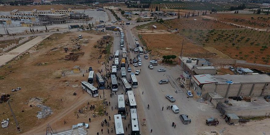 Suriye'de Rejim Kuşatmasındaki Vaer'den Tahliyeler Sürüyor