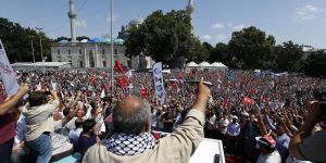 İşgalci İsrail Beyazıt Meydanı'nda Protesto Edildi