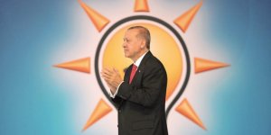 AK Parti Tarihinde İlk Kez Tehditlere Karşı Umursamaz, Değişime Karşı İlgisiz Davranıyor