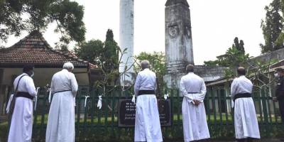 Sri Lanka, Kovid-19'dan ölenlerin cenazelerinin yakılması zorunluluğunu kaldırdı