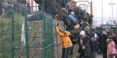 Belarus-Polonya sınırında binlerce göçmen çaresizce bekliyor