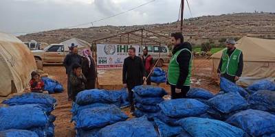 Amasya halkından İdlib’e 8 Tır kömür desteği