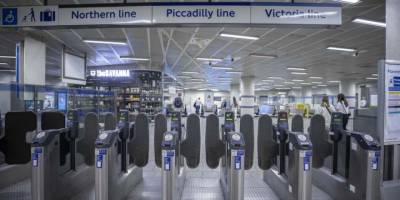 Londra'da metro çalışanları ve otobüs şoförleri greve gitti