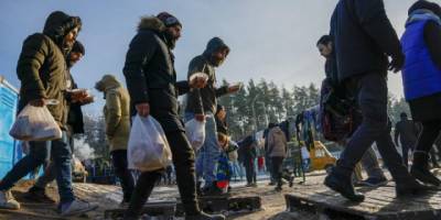 Letonya'ya 'göçmenlere şok tabancalarıyla işkence' suçlaması