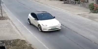 Tesla aracı dehşet saçtı: 2 ölü