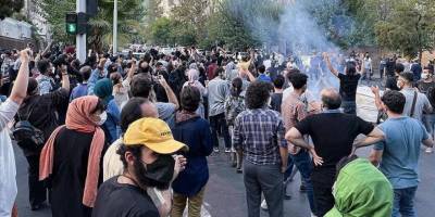 İran'da akaryakıt zammı protestolarının 3. yılı dolayısıyla düzenlenen eylemler devam ediyor