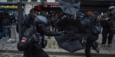 Fransa'da göstericinin polisin cop darbesiyle sakatlandığı olaya ilişkin soruşturma