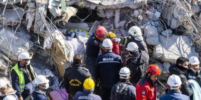 Adıyaman'da depremin 152. saatinde 7 yaşındaki bir çocuk enkazdan kurtarıldı