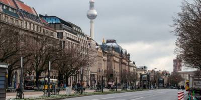 Berlin’de başörtülü öğretmenler okullarda çalışabilecek