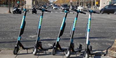 Paris sokaklarında kiralık scooterlar toplanıyor