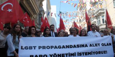 Sapkınlığa destek veren İstanbul Barosu'na avukatlardan protesto