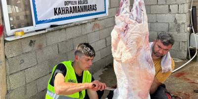 Özgür-Der'in kurbanları deprem bölgesinde kesildi