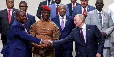 Putin Afrika ülkelerine borç silme ve tahıl sözü verdi