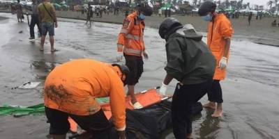 Arakanlı Müslümanları taşıyan tekne alabora oldu: 17 Ölü, 33 Kayıp