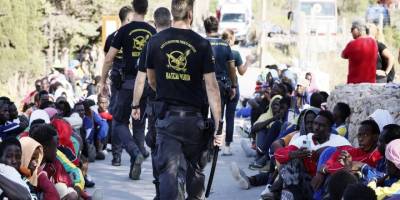 Lampedusa Adası'ndaki göçmenler tahliye ediliyor