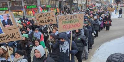 İsveç'te ABD Büyükelçiliği önünde katil İsrail'in Gazze'ye saldırıları protesto edildi