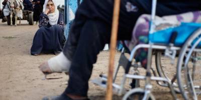 Nasır Hastanesi'nden 14 hasta Gazze kuşatması altında tahliye edildi