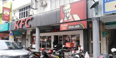 KFC boykot sebebiyle Malezya'daki 100'den fazla mağazasını kapattı