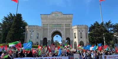 Kampüslerden işgalci İsrail'in Refah’taki katliamlarına protesto