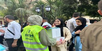 Fetih Vakfı ve Özgür-Der gönüllüleri bayramı Mısır'daki Gazzelilerle geçirdi