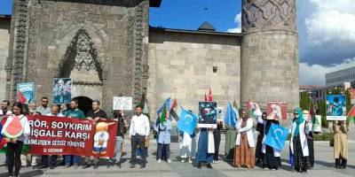 Erzurum'da sağlıkçılar Gazze için 32 haftadır sessiz yürüyüş yapıyor