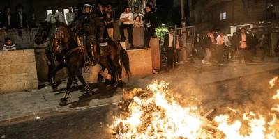 Ultra Ortodoks Yahudiler, zorunlu askerliğe karşı protestoda polisle çatıştı