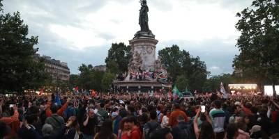 Paris'te, aşırı sağın erken seçimlerin ilk turundan birinci çıkması protesto edildi