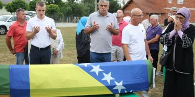 Bosna Hersek'te Sırpların öldürdüğü 4 sivil daha toprağa verildi