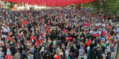 Bursa: “Şehid Haniye, yolun yolumuz!”