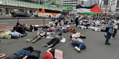 Tokyo'nun işlek noktalarından Şincuku'da Filistin'e destek gösterisi düzenlendi