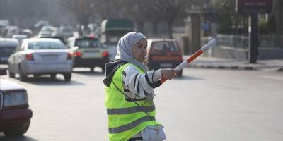 Suriye'nin Halep kentinde gençler, trafik sorununu çözmek için gönüllü oluyor