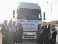 Van’dan Suriyelilere 5 Tır İnsani Yardım