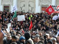 Tunus’ta Binler Şiddete Karşı Sokaklarda