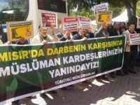 Akhisar’da Cuntanın İdam Kararlarına Protesto