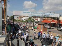 İncirlik Üssü'nde ABD Protestosu