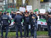 Viyana'da 'Esed' Karşıtı Protesto