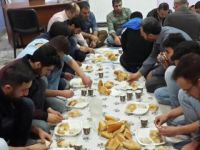 Muş Özgür-Der’de Geleneksel Cuma Yemek İkramı Devam Ediyor