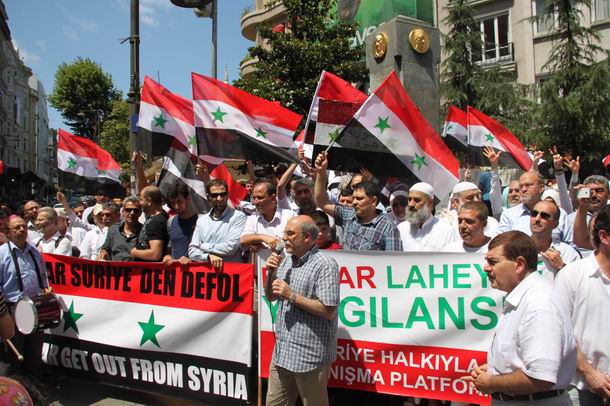 2011-07-15_suriye-protesto_tesvikiye04-ridvan-kaya.jpg